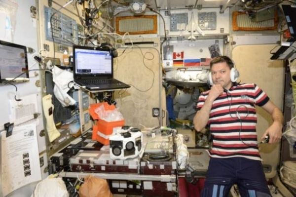 Роботы облегчат человеку работу в космосе, но полностью его не заменят, считает космонавт Кононенко