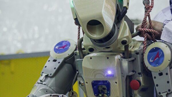 <br />
Космонавт посетовал на нехватку времени на работу с роботом «Федор» на МКС<br />
