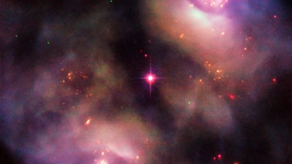Телескоп сфотографировал быстро умирающую звезду